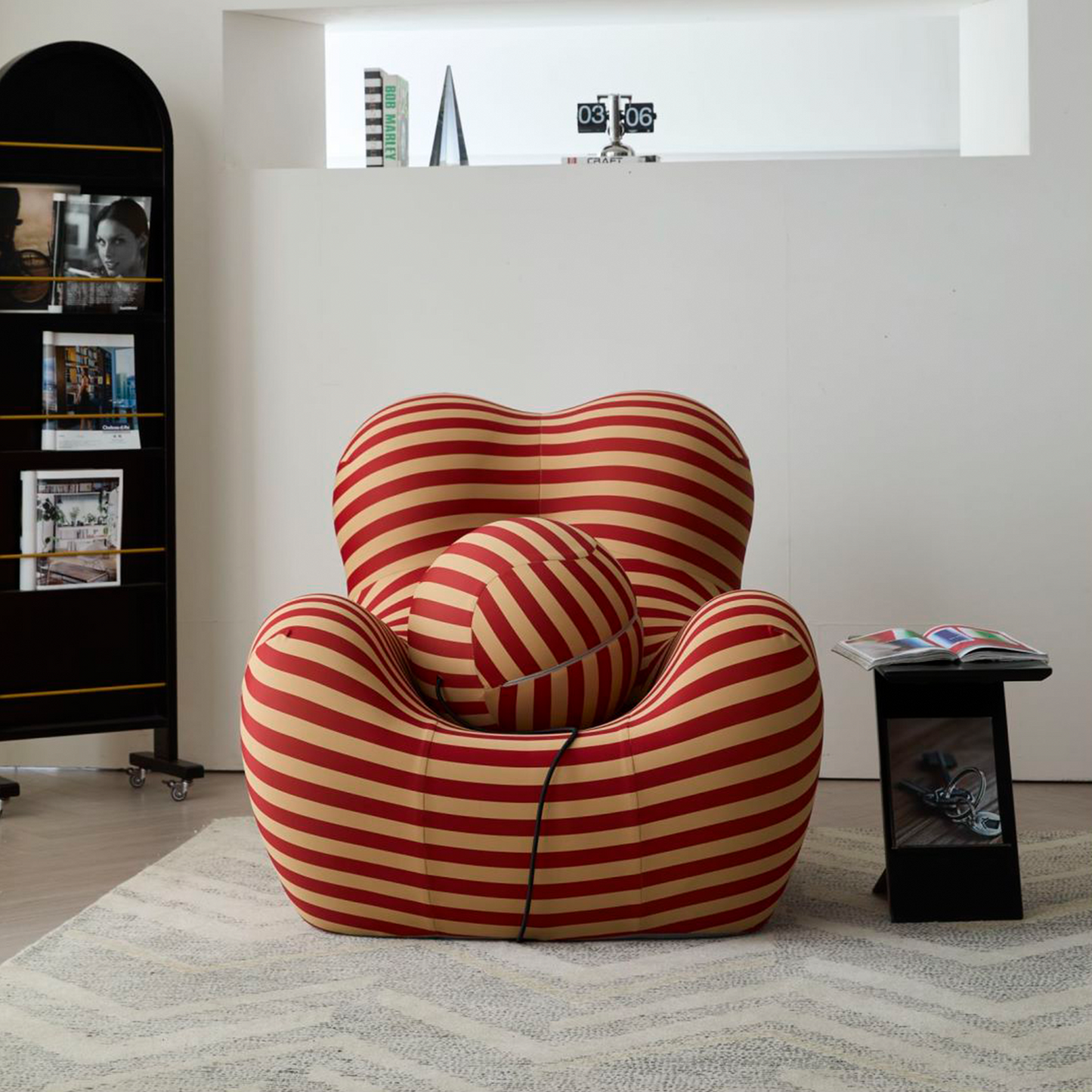 Creative Single Lounge Sofa Chair with Ottoman